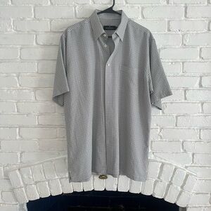 Men’s short sleeve Bugatchi dress shirt